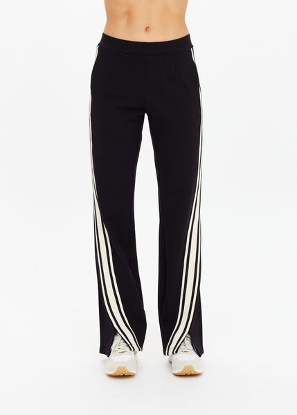 Petra Flare BLACK