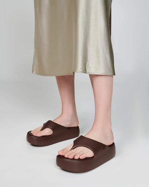 Melissa Free Platform Thong BRONZE