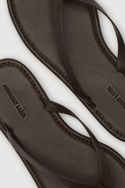 Alina Leather Thong WALNUT