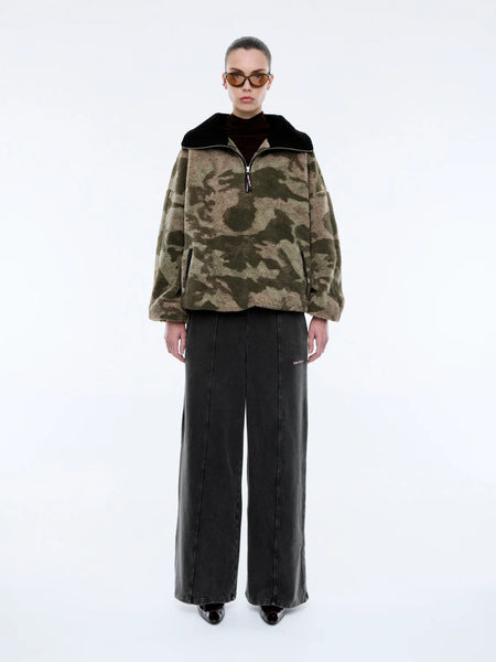 PRE ORDER Winnie QTR Zip CAMO PRINT
