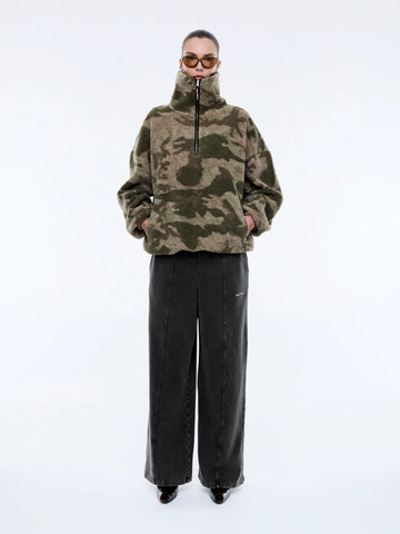 PRE ORDER Winnie QTR Zip CAMO PRINT