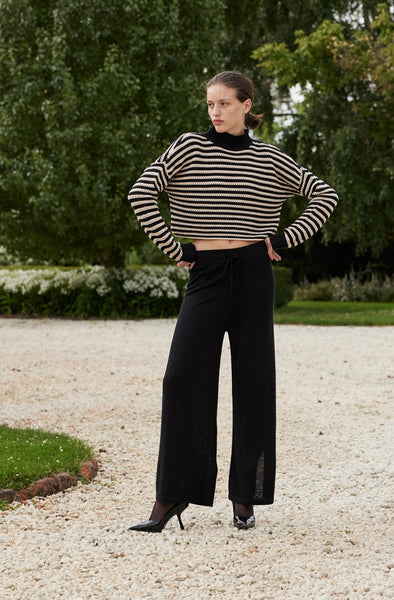 June Cropped Sweater SAND & BLACK