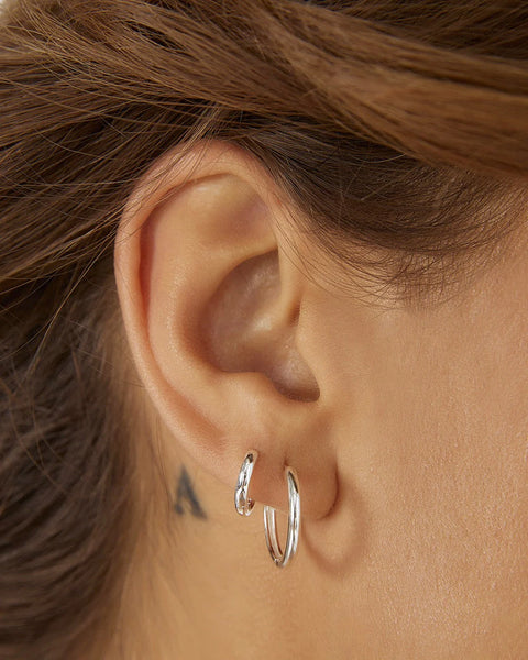 Scarlet Hoop Earrings SILVER (1.7cm height)