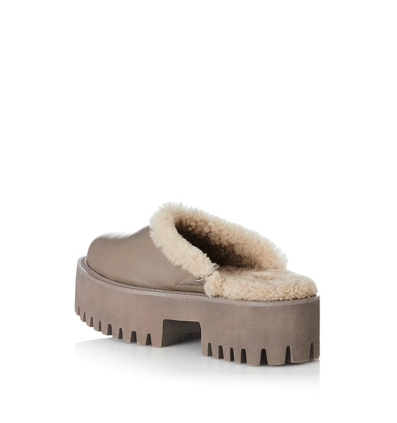 Quinny TAUPE SHEARLING