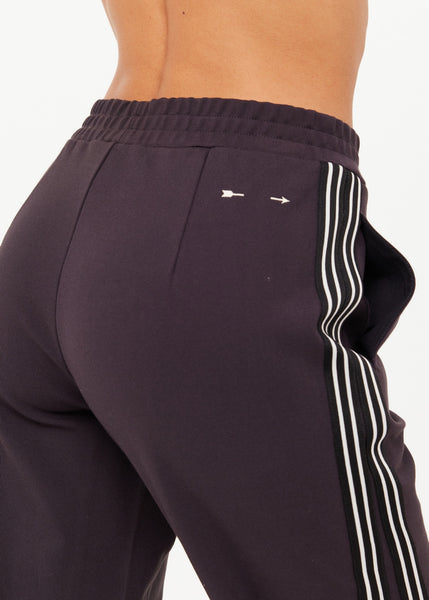 Petra Flare LIQUORICE