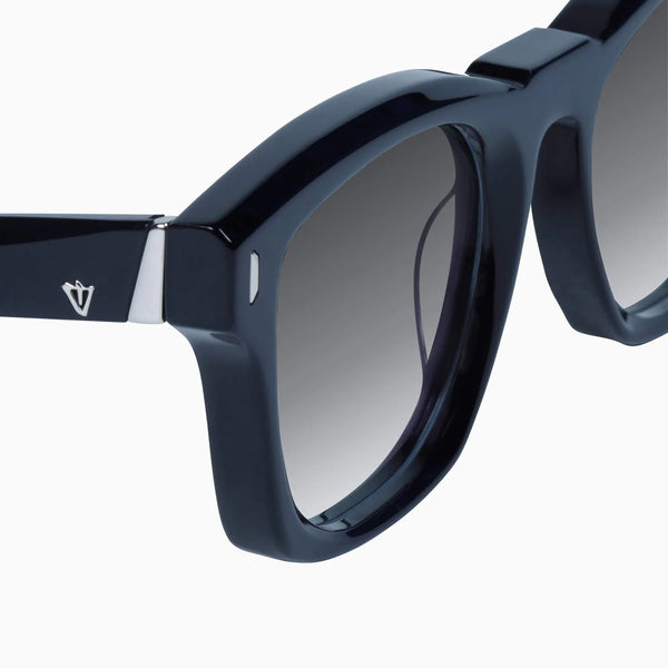 Solomon GLOSS BLACK w SILVER METAL TRIM/BLACK GRADIENT LENS